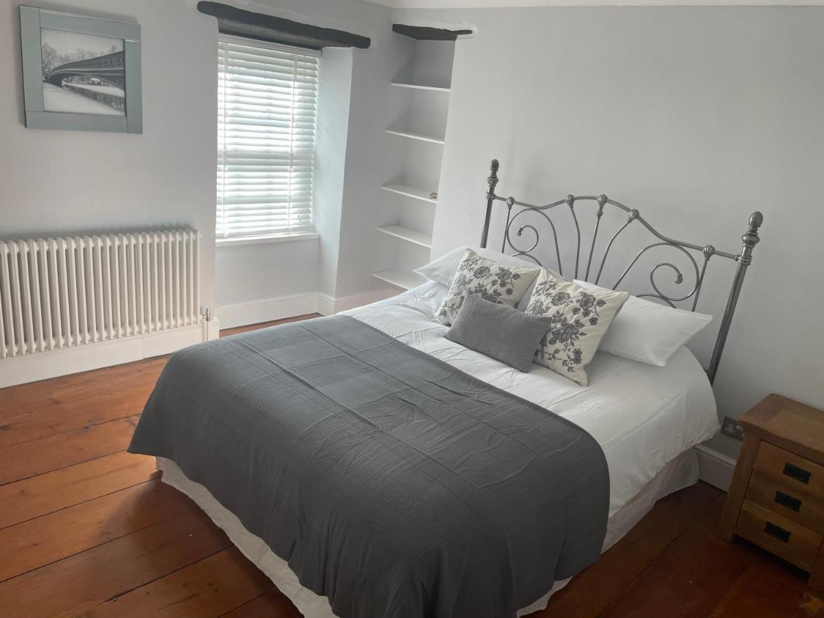 17 Eastgate Villa Cowbridge Buitenkant foto
