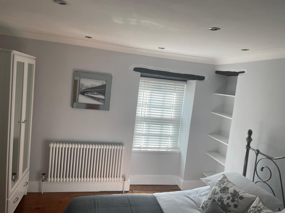 17 Eastgate Villa Cowbridge Buitenkant foto