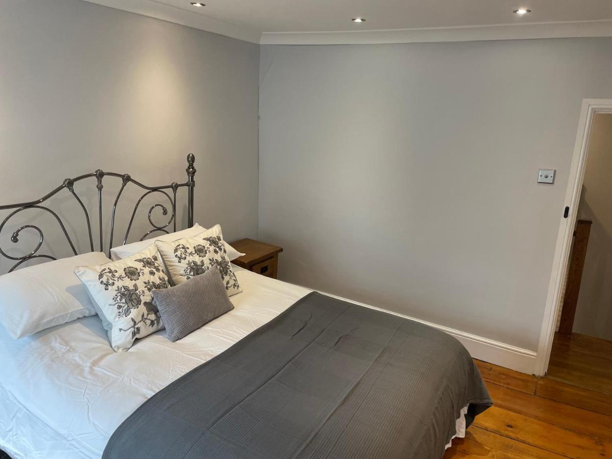 17 Eastgate Villa Cowbridge Buitenkant foto
