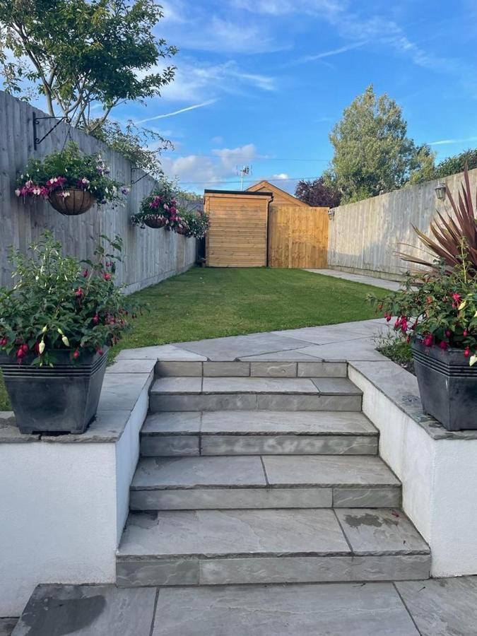 17 Eastgate Villa Cowbridge Buitenkant foto
